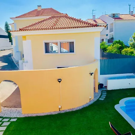 Holiday home Amazing Pool & Garden In Sesimbra